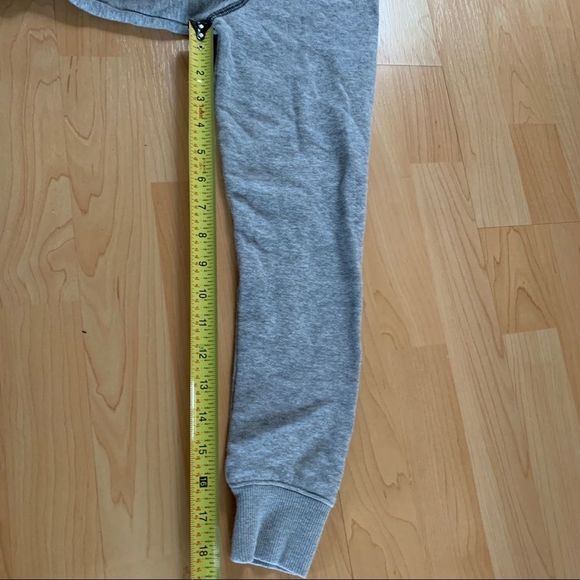 Grey Fila Sweater Size Medium - Picture 8 of 9